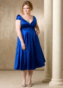 Silk dress para sa buong A-line