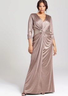 Silk dress para sa puno ng tela