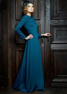 Silk dress na may lace cut