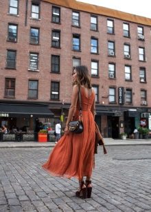 Black Terracotta Dress Accessories