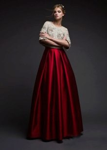 ชุดเชอร์รี่กับสีขาว bolero