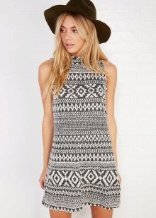 Dress shift black-and-white with a pattern