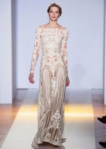 guipure dress sa isang kasal