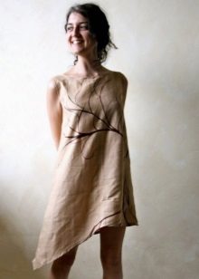 Váy lanh-áo có đáy bất đối xứng