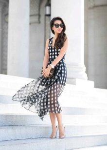 Phụ kiện và trang sức cho một chiếc váy ca rô