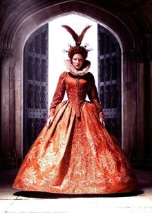 Red na damit ng baroque