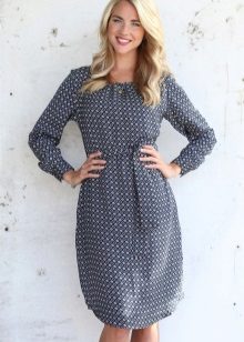 Ăn mặc giản dị với áo dài tay