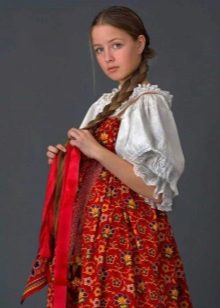  Sundress รัสเซียสำหรับเคี้ยวสาว