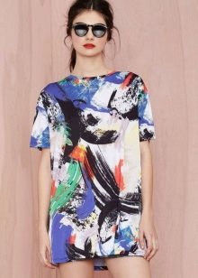 Ăn mặc với một mô hình trừu tượng