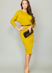 Italian knitted dress na may sleeves