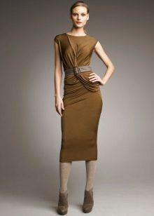 Niniting damit na may drapery olive