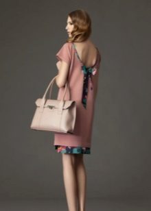 Jersey dress na may bukas na likod