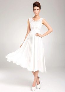 Váy midi màu vàng với váy chống nắng