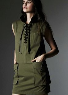 Militar estilo damit na may lacing at patch pockets