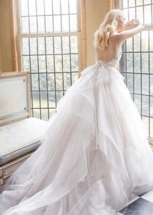 Wedding dress with an open back magnificent