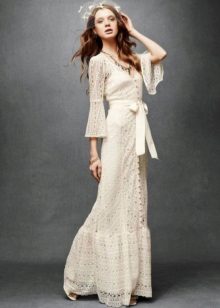 Ăn mặc theo phong cách boho trắng xuống sàn