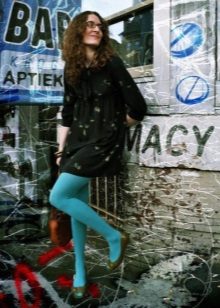 Turquoise tights to a black dress