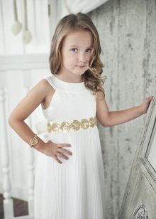 Jewelry for a girl of 11 years