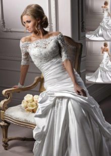 váy cưới organza với áo lót ren