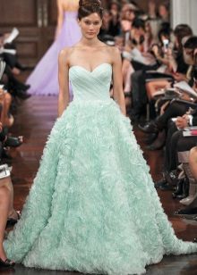 váy cưới màu organza