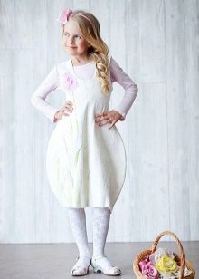 Graduation dress in kindergarten with a tulip skirt white