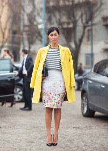 Coat to spring pencil skirt