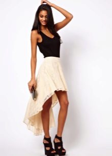 Asymmetrical skirt na may tren