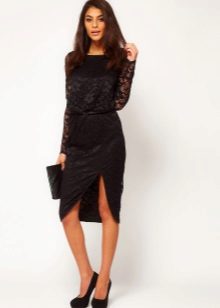 Asymmetrical skirt at black clutch