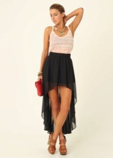 Black asymmetrical skirt na may tren