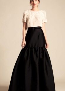 black maxi skirt na may frill
