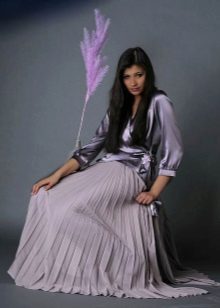 lilac na may matataas na palda