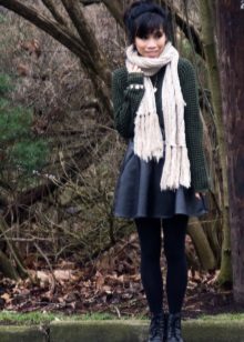 Leather skirt ang araw sa autumn / spring season