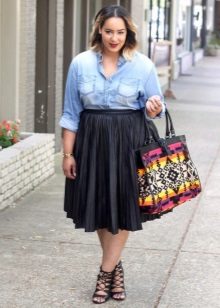 Leather skirt sun midi length para sa full girls