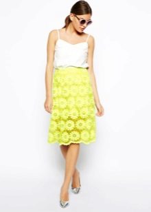 Lace skirt sa tuhod na juicy color