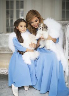 Blue Christmas แต่งตัวเด็กผู้หญิงและคุณแม่