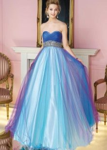 váy cưới taffeta với điều chế