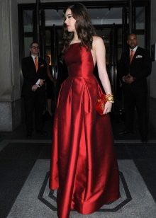 váy lụa đỏ taffeta