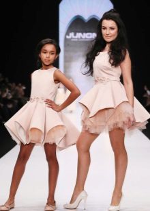 Smart short magnificent Family look dress para sa girl