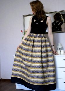 maxi skirt na may mga guhitan ng iba't ibang uri