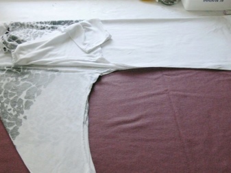 เสื้อยืดแขนค้างคาว
