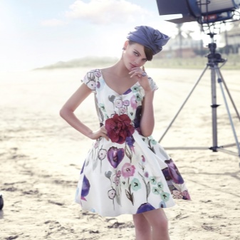 Evening dress from Carla Ruiz short fluffy