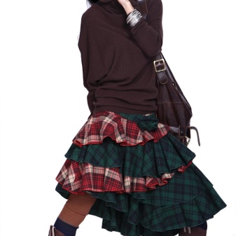 Contrast skirt na may asymmetrical frill