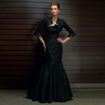 váy dạ hội tối làm bằng taffeta