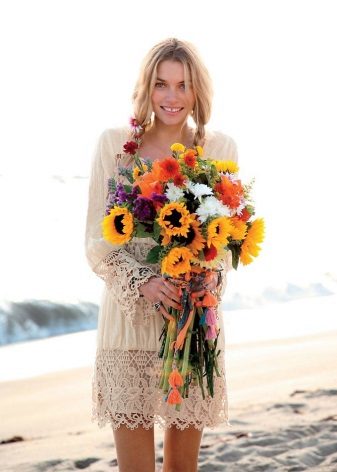 แต่งกายในรูปแบบของดอกไม้ boho