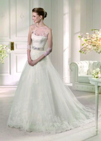 Váy cưới với ảo ảnh của sự cởi mở