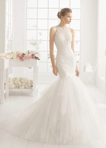 Váy cưới kín của vải tuyn và nàng tiên cá ren