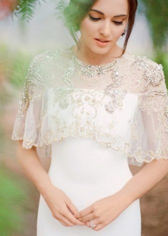 ชุดแต่งงานพร้อมแหลม