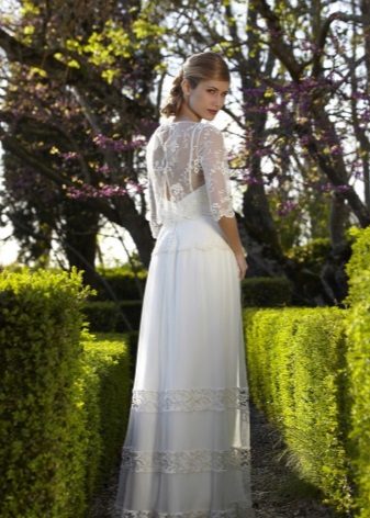 Closed wedding dress with open back