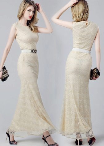 Contrast accessories to a beige evening dress