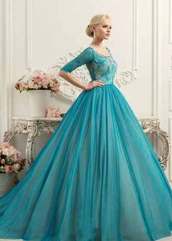 ชุดแต่งงานสีฟ้าครามจากคอลเล็กชั่น BRILLIANCE โดย Naviblue Bridal